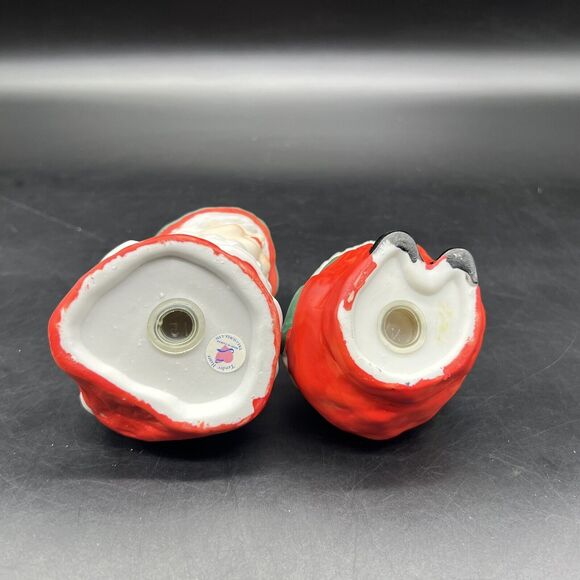 Vintage Santa & Mrs Claus Warming Bums Salt & Pepper Shaker Set Taiwan 3.5” - Picture 5 of 10